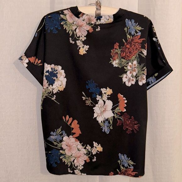 SHEIN 2X Black Floral Magnolia Short Drop Sleeve V Neck Blouse - Picture 2 of 12
